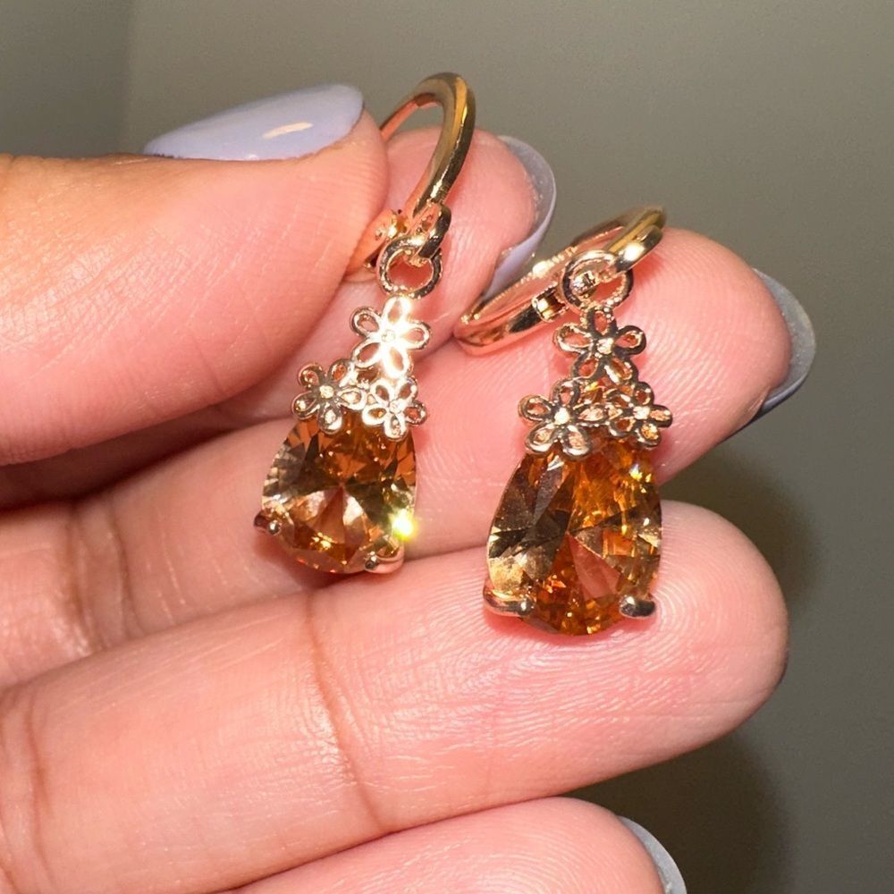 Elegant Gold Earrings with Orange Gemstones